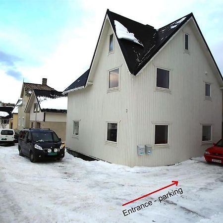 Sentral Leilighet Med 3 Soverom Харстад Екстериор снимка