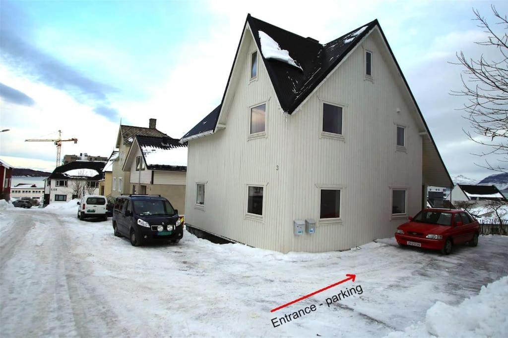 Sentral Leilighet Med 3 Soverom Харстад Екстериор снимка